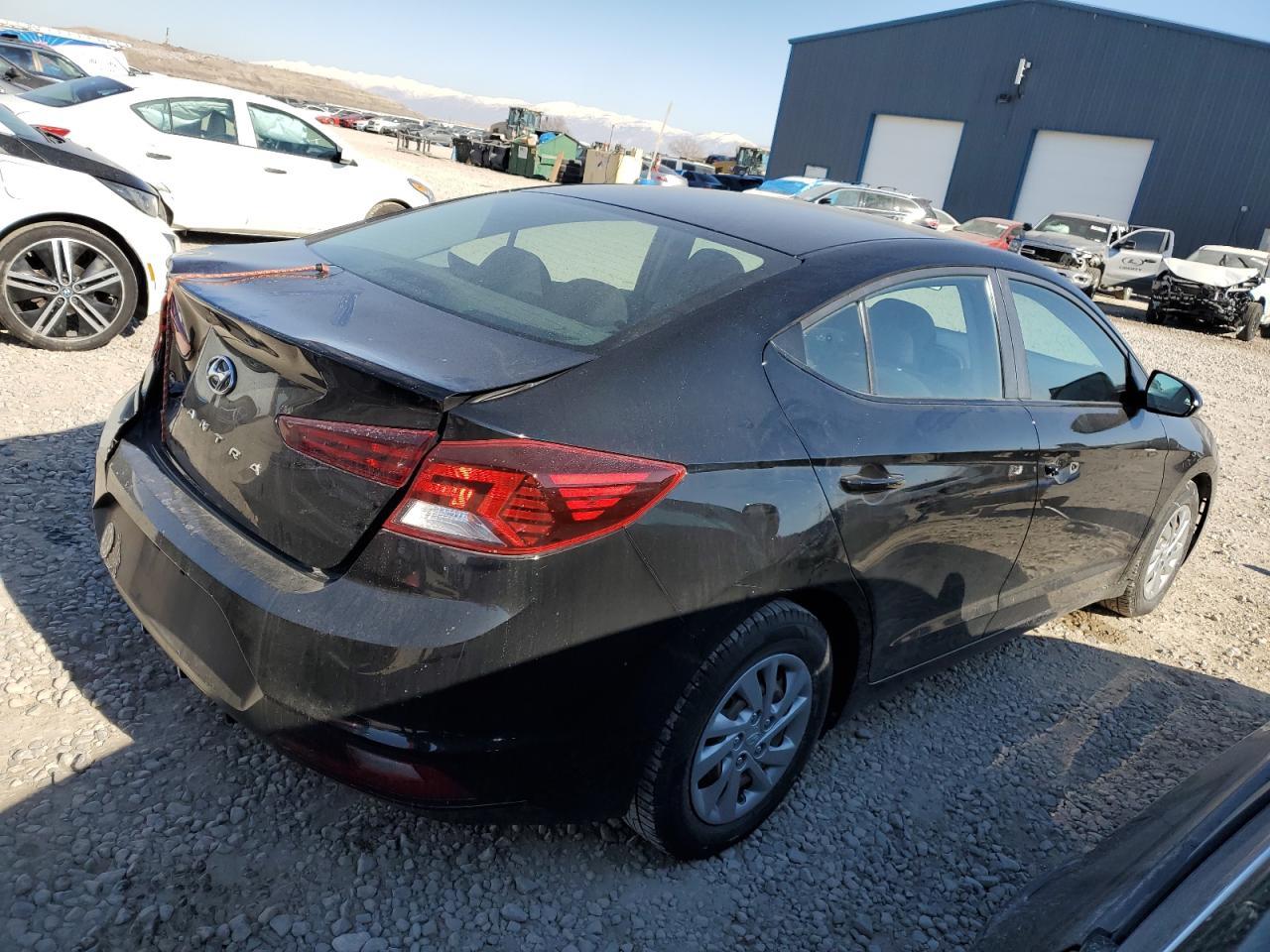 2019 HYUNDAI ELANTRA SE - Фото 3