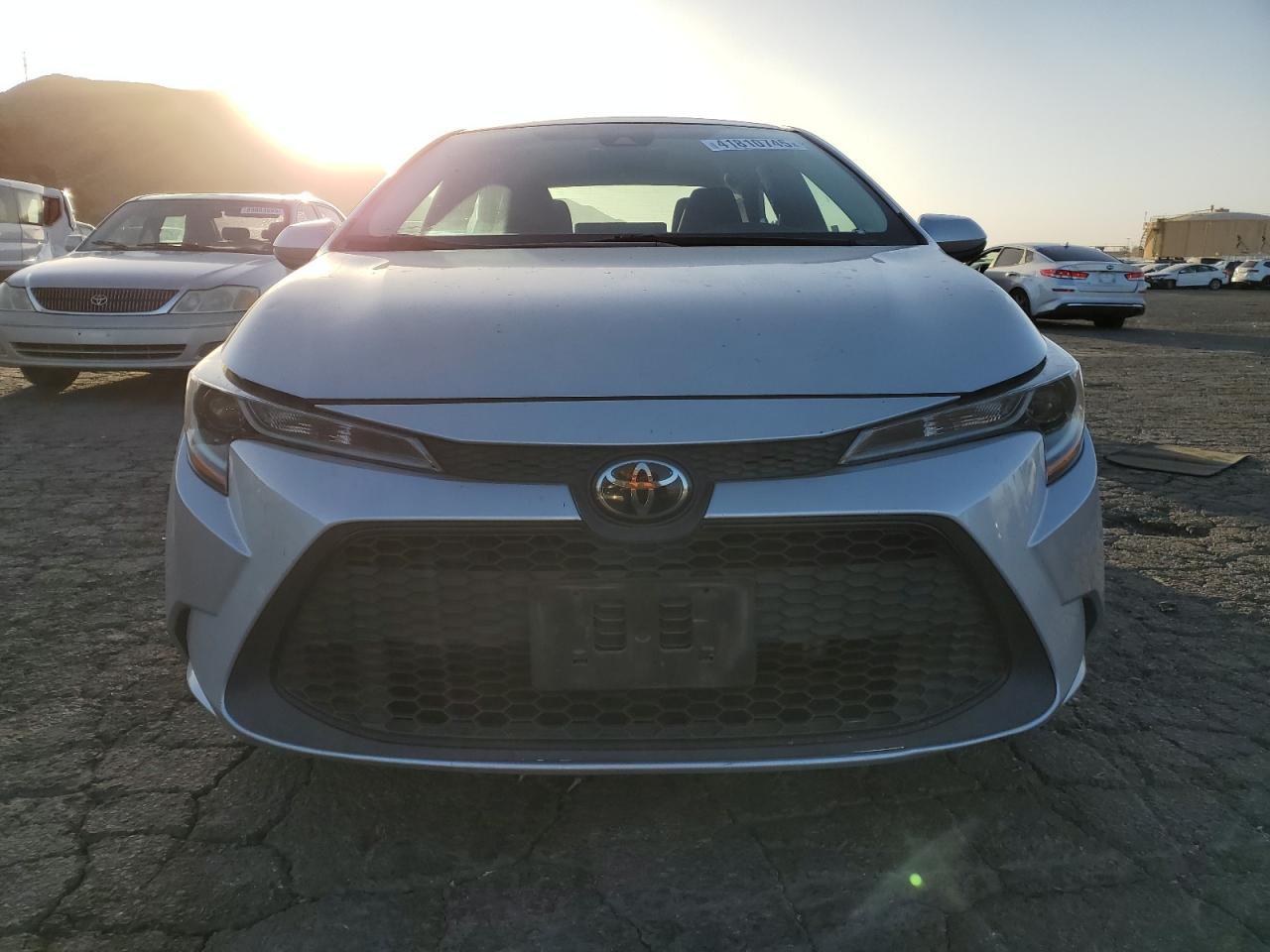 2021 TOYOTA COROLLA LE - Фото 5