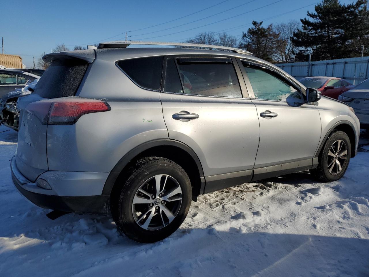 2016 TOYOTA RAV4 XLE - Image 3