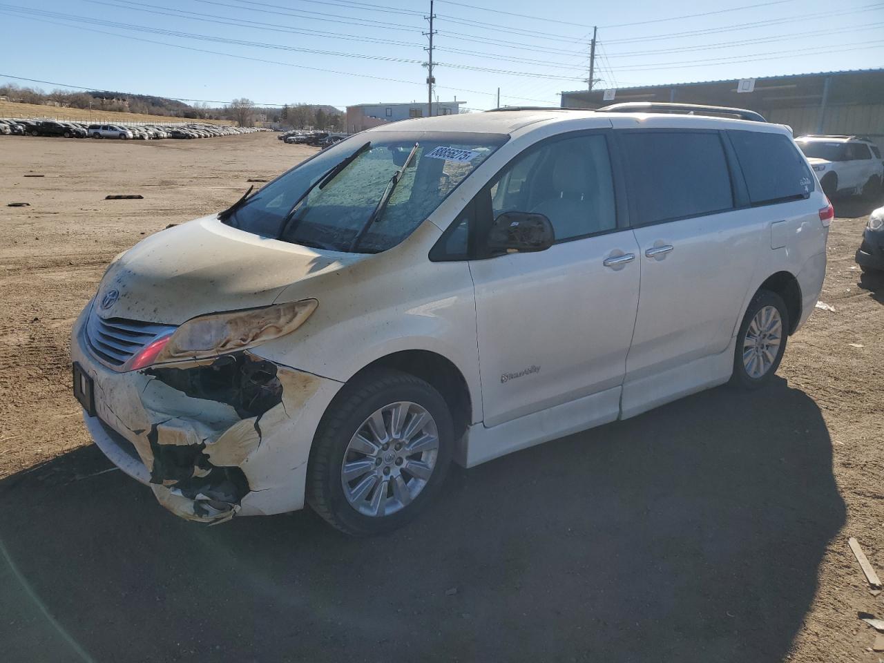 2011 TOYOTA SIENNA XLE