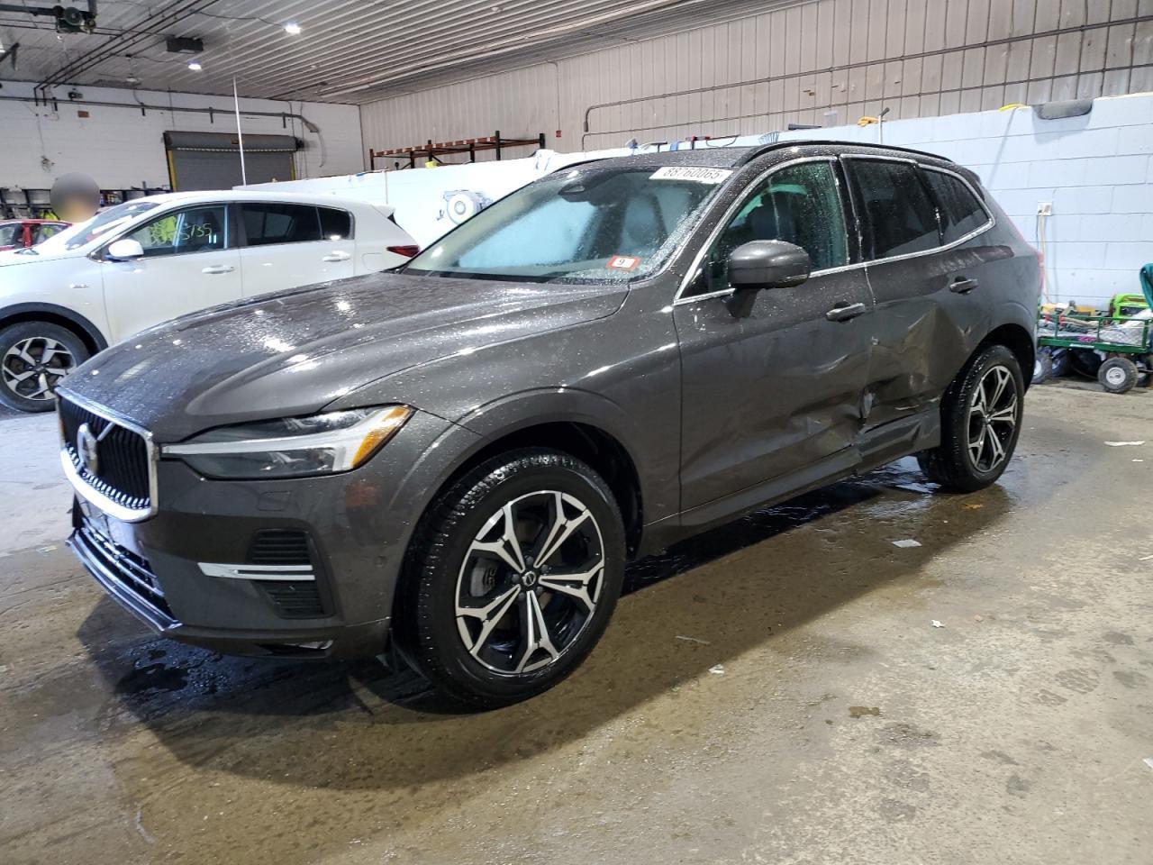 2022 VOLVO XC60 B5 MO