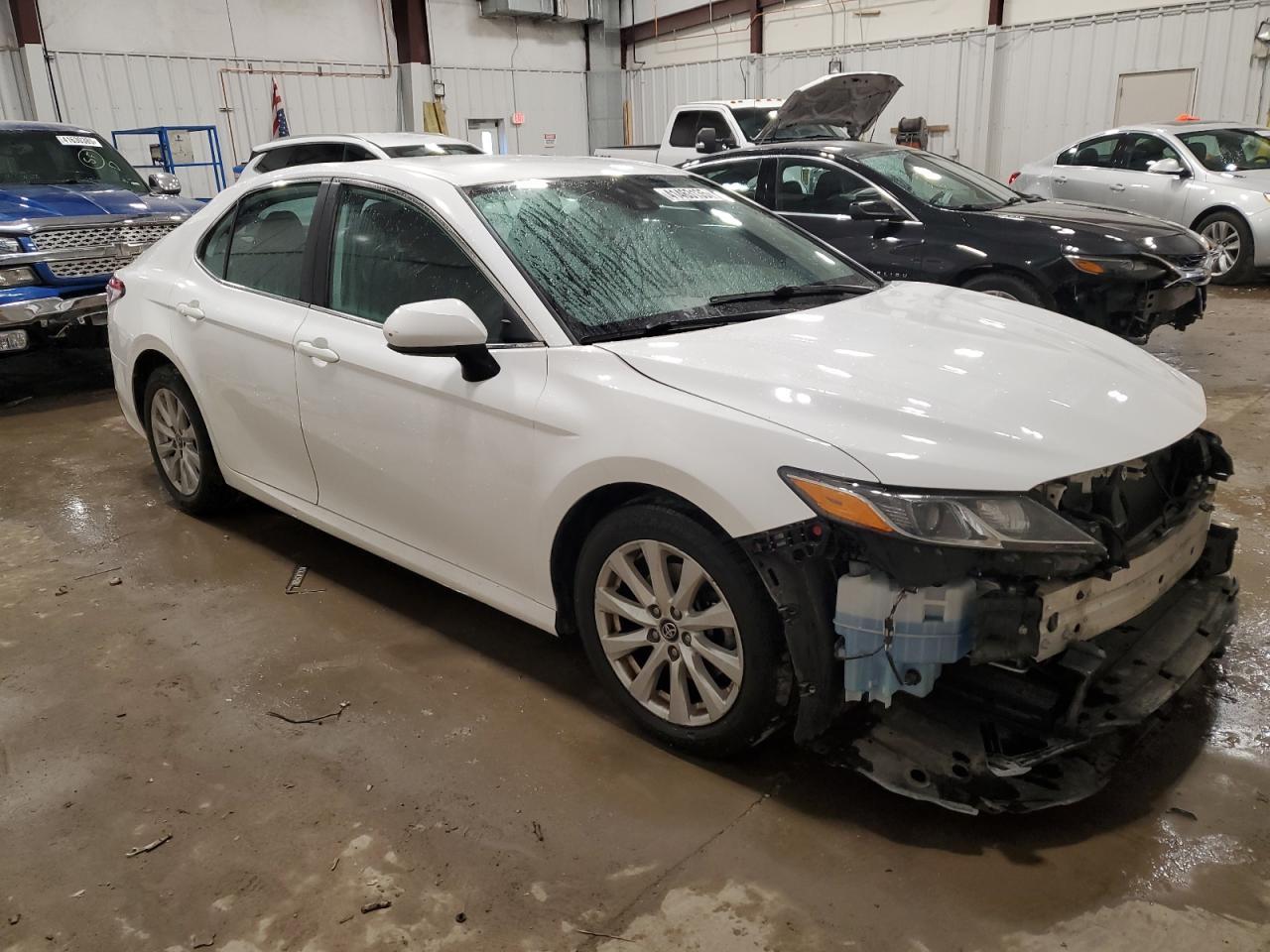 2020 TOYOTA CAMRY LE - Фото 4