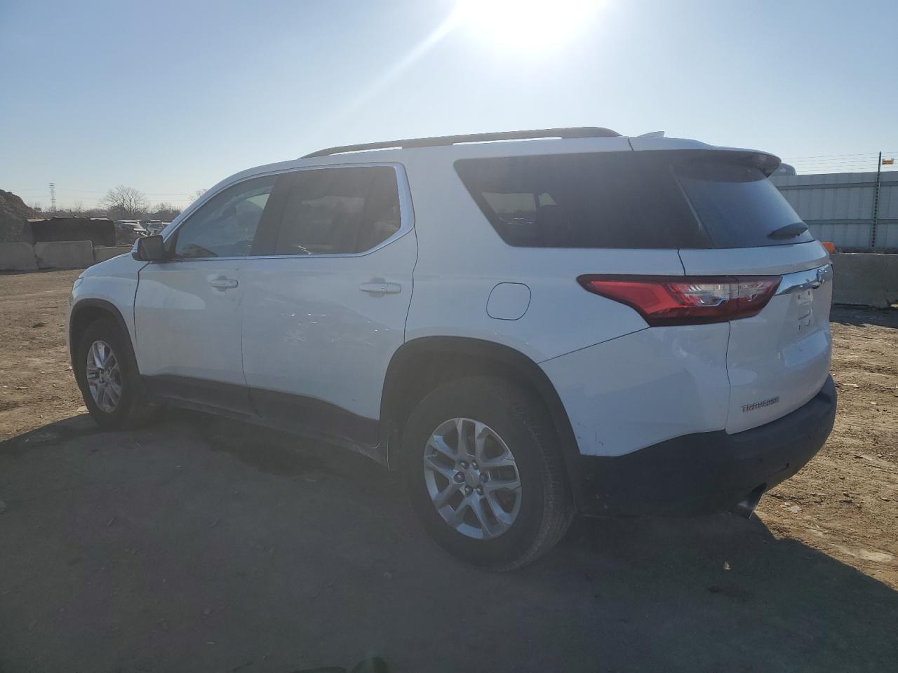 2021 CHEVROLET TRAVERSE L - Фото 2