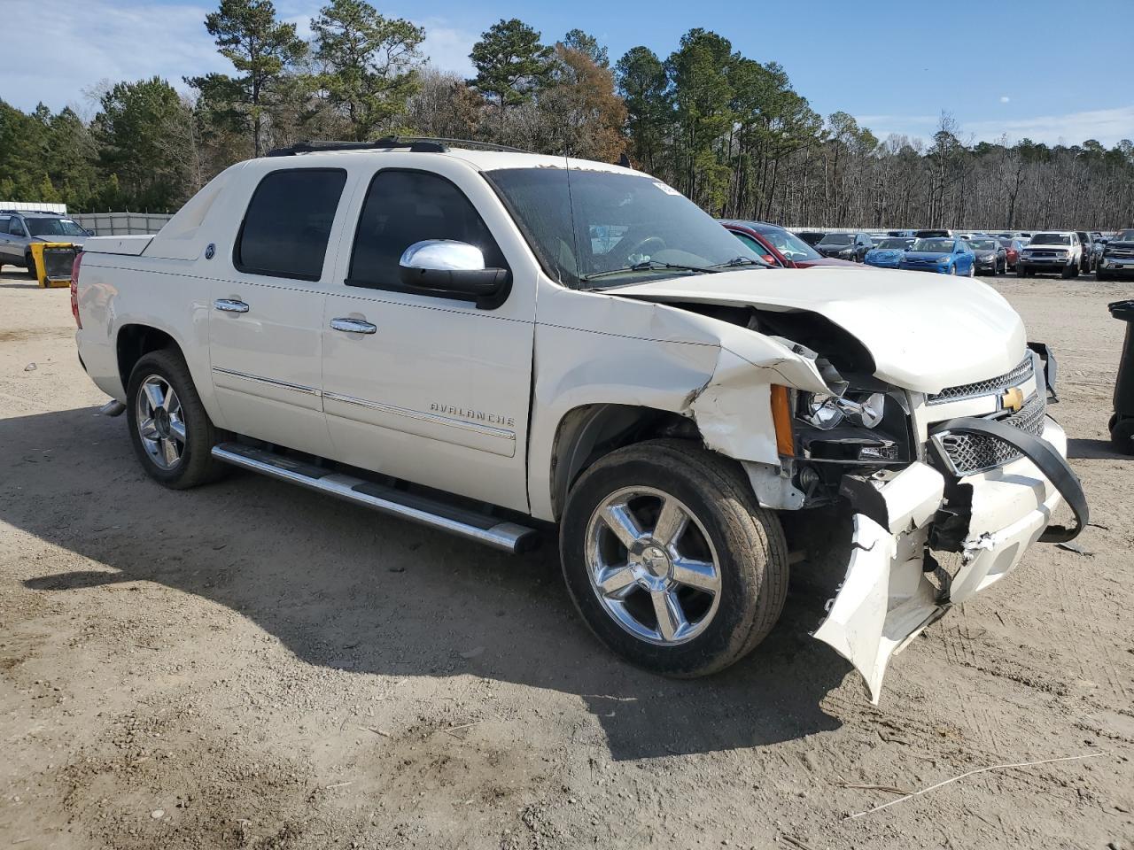 2013 CHEVROLET AVALANCHE - Фото 4