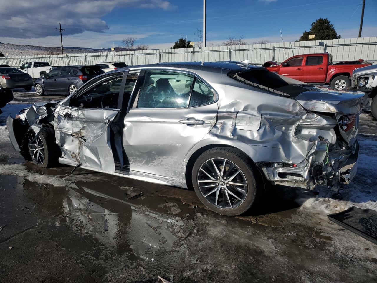 2021 TOYOTA CAMRY SE - Фото 2