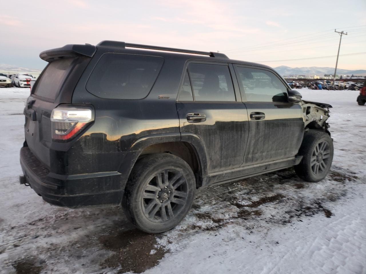 2020 TOYOTA 4RUNNER SR - Image 3