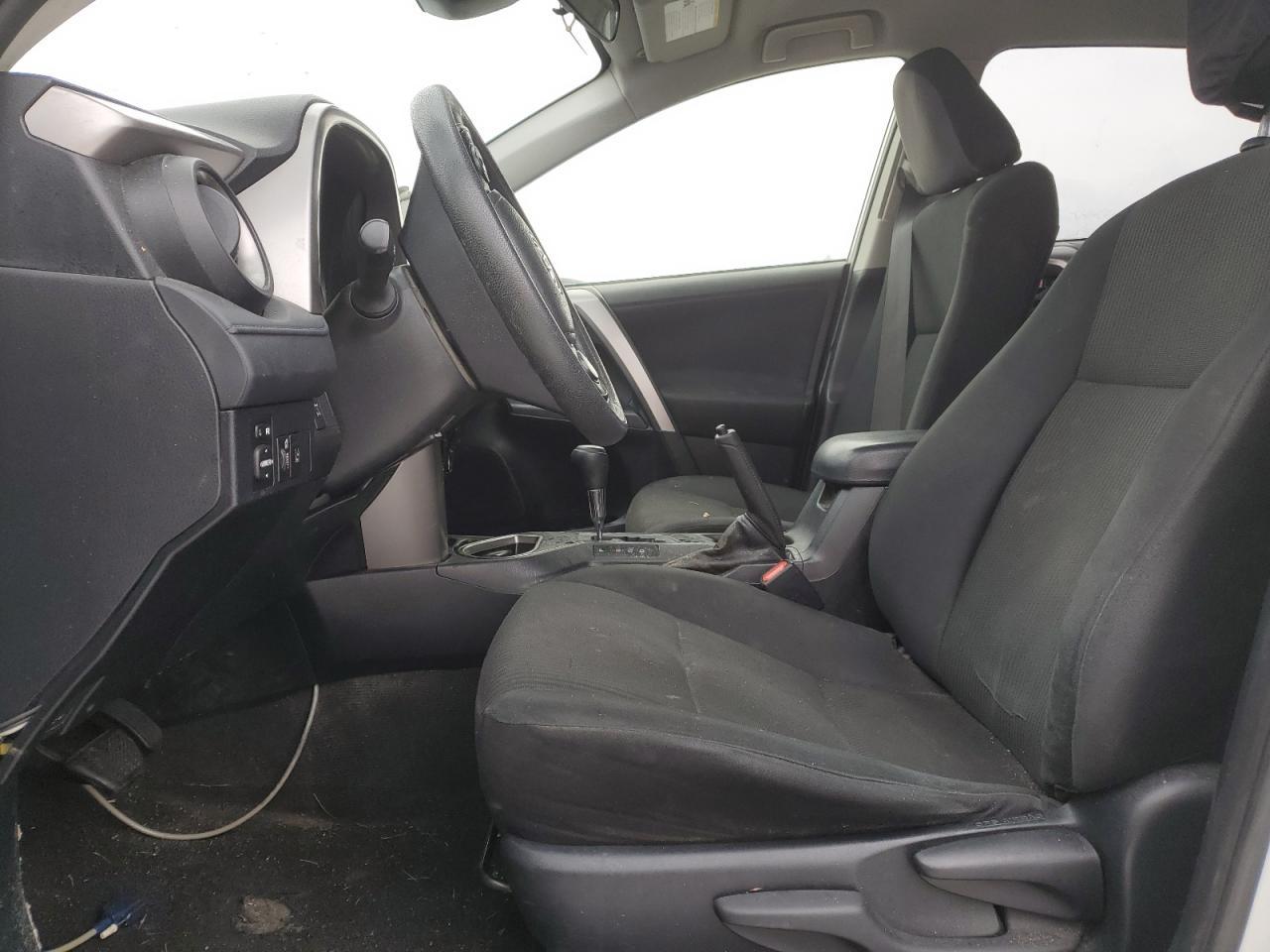 2017 TOYOTA RAV4 LE - Фото 7