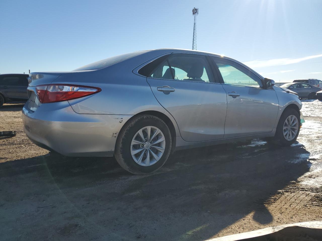 2016 TOYOTA CAMRY LE - Фото 3