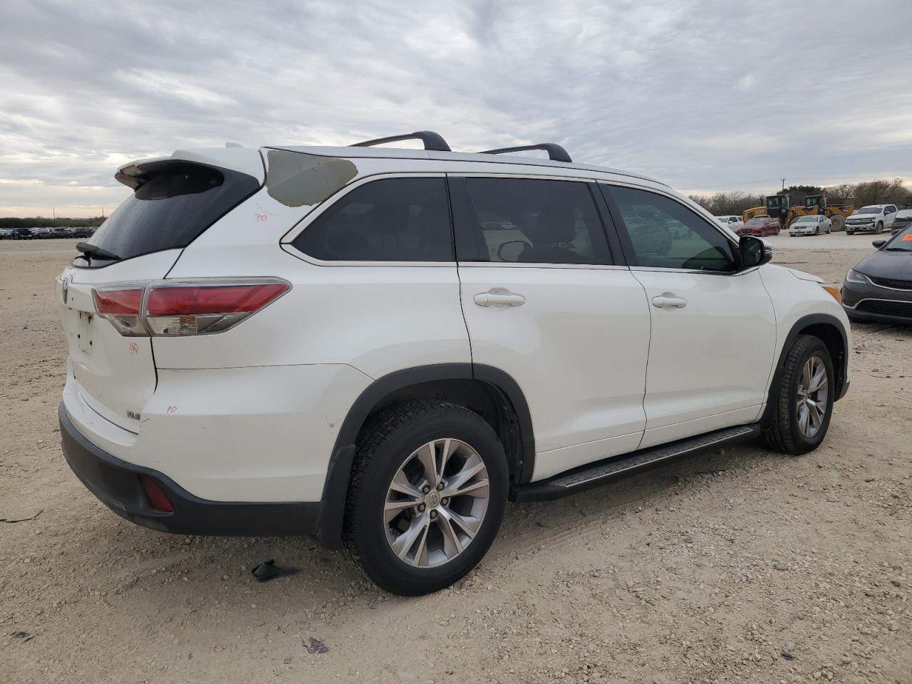 2015 TOYOTA HIGHLANDER - Image 3