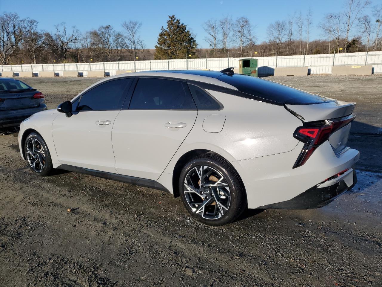 2025 KIA K5 GT LINE - Image 2