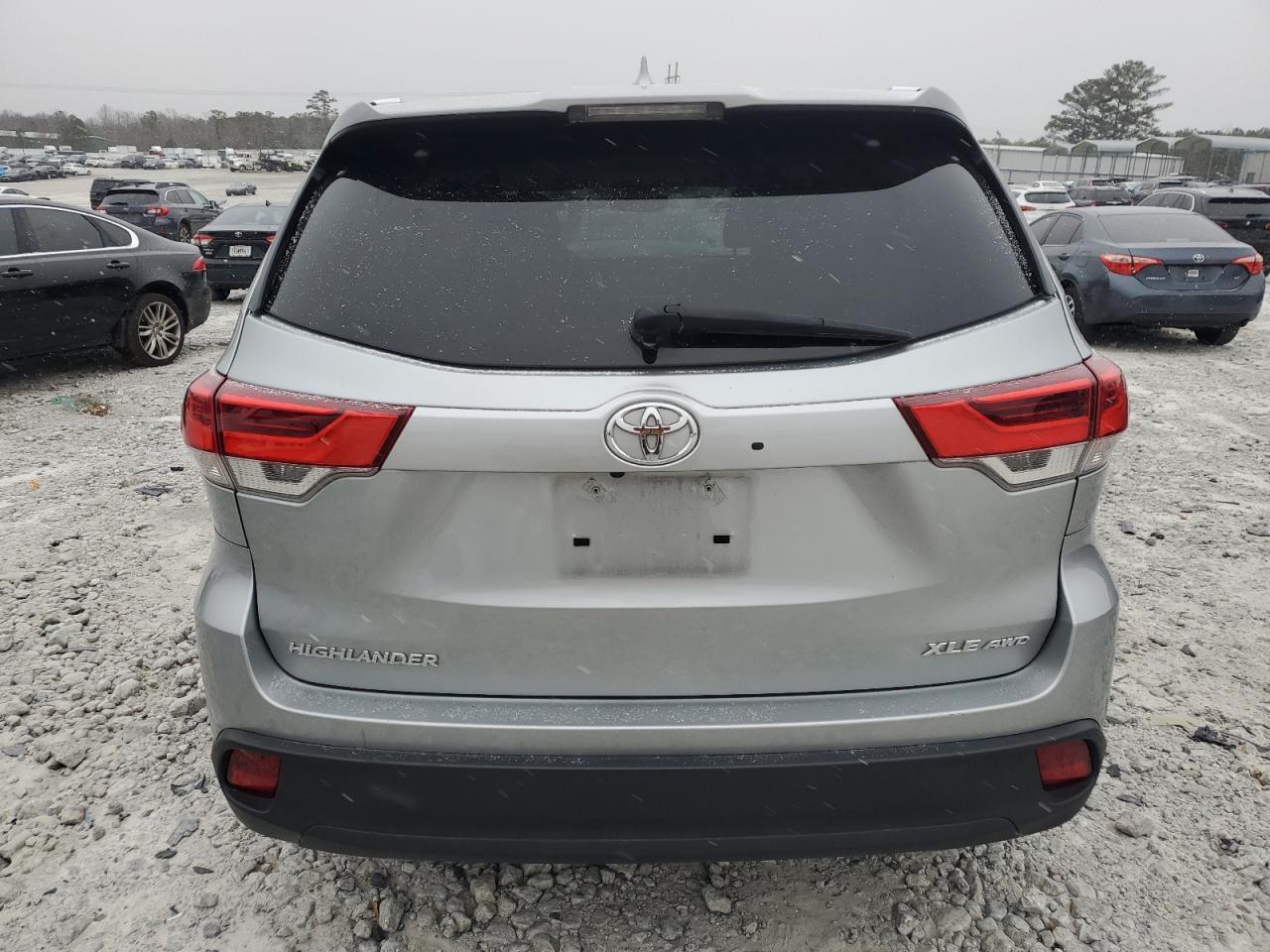 2019 TOYOTA HIGHLANDER - Image 6