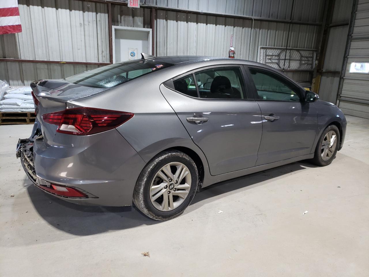 2019 HYUNDAI ELANTRA SE - Фото 3