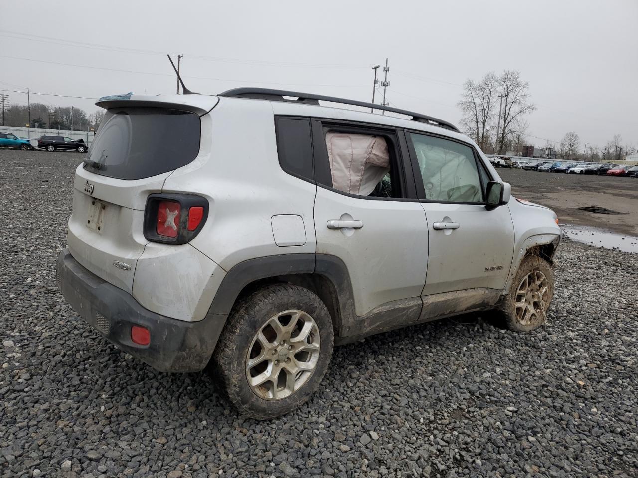 2017 JEEP RENEGADE L - Image 3