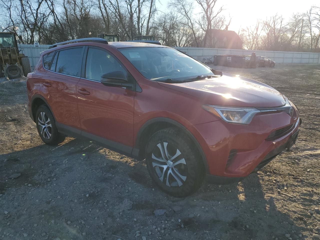 2017 TOYOTA RAV4 LE - Image 4