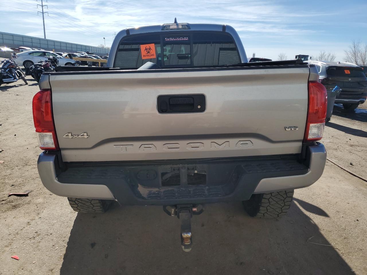 2017 TOYOTA TACOMA DOU - Фото 6