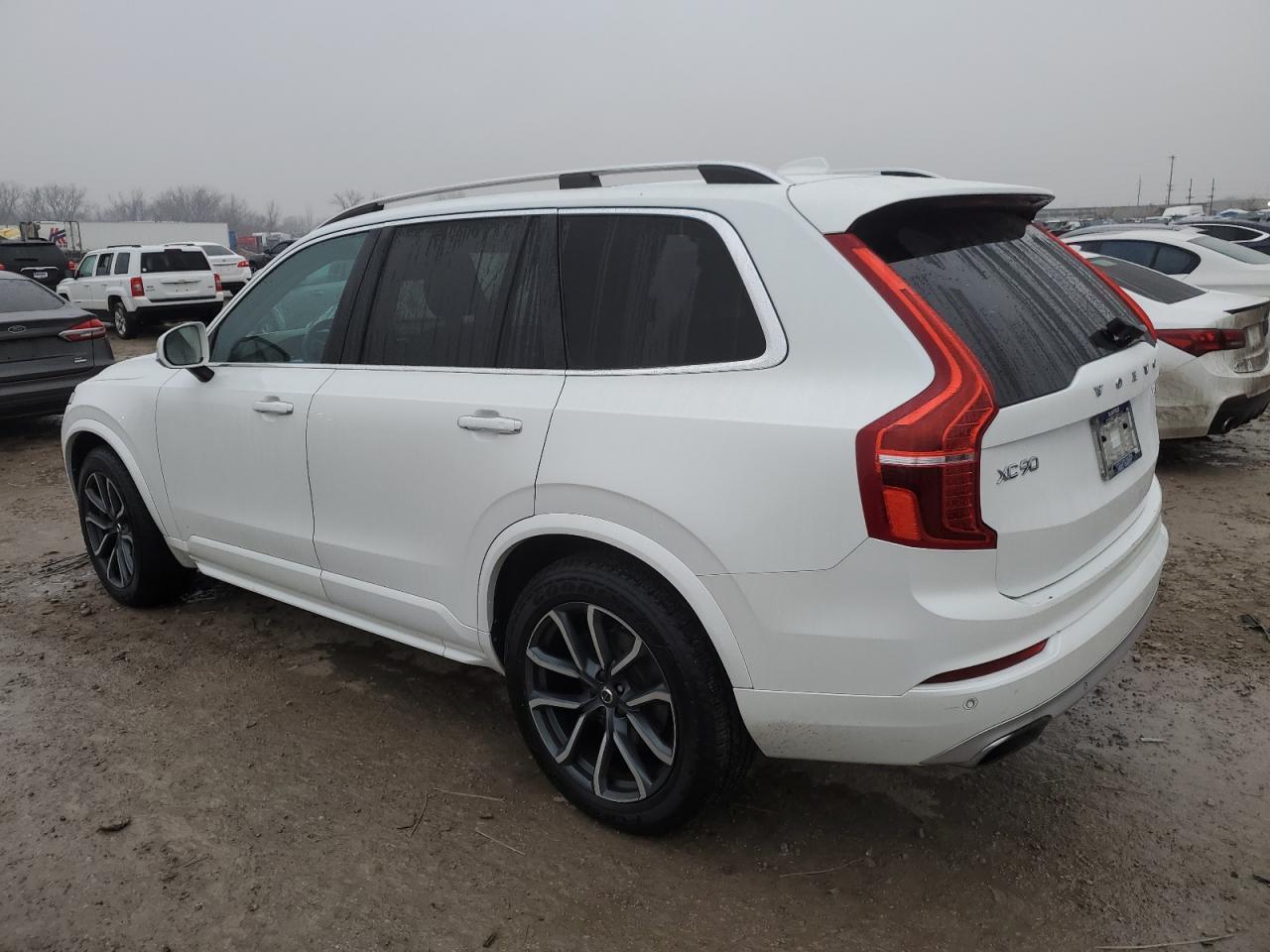 2016 VOLVO XC90 T6 - Фото 2
