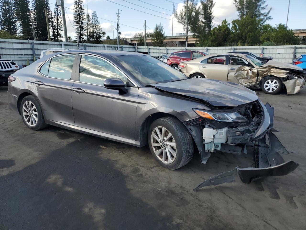 2023 TOYOTA CAMRY LE - Фото 4