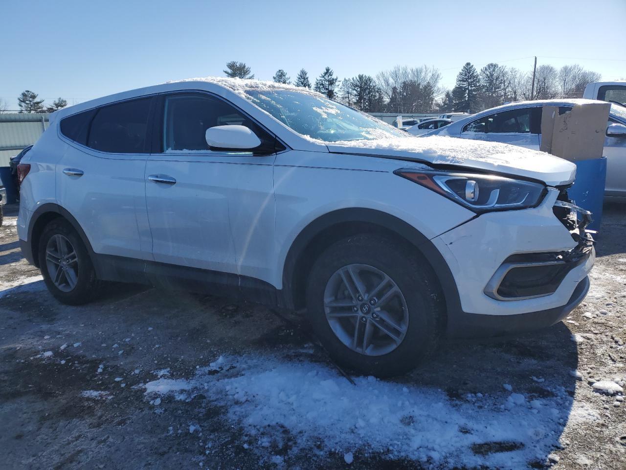 2017 HYUNDAI SANTA FE S - Image 4