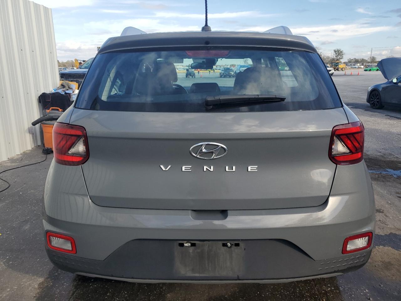 2023 HYUNDAI VENUE SEL - Фото 6