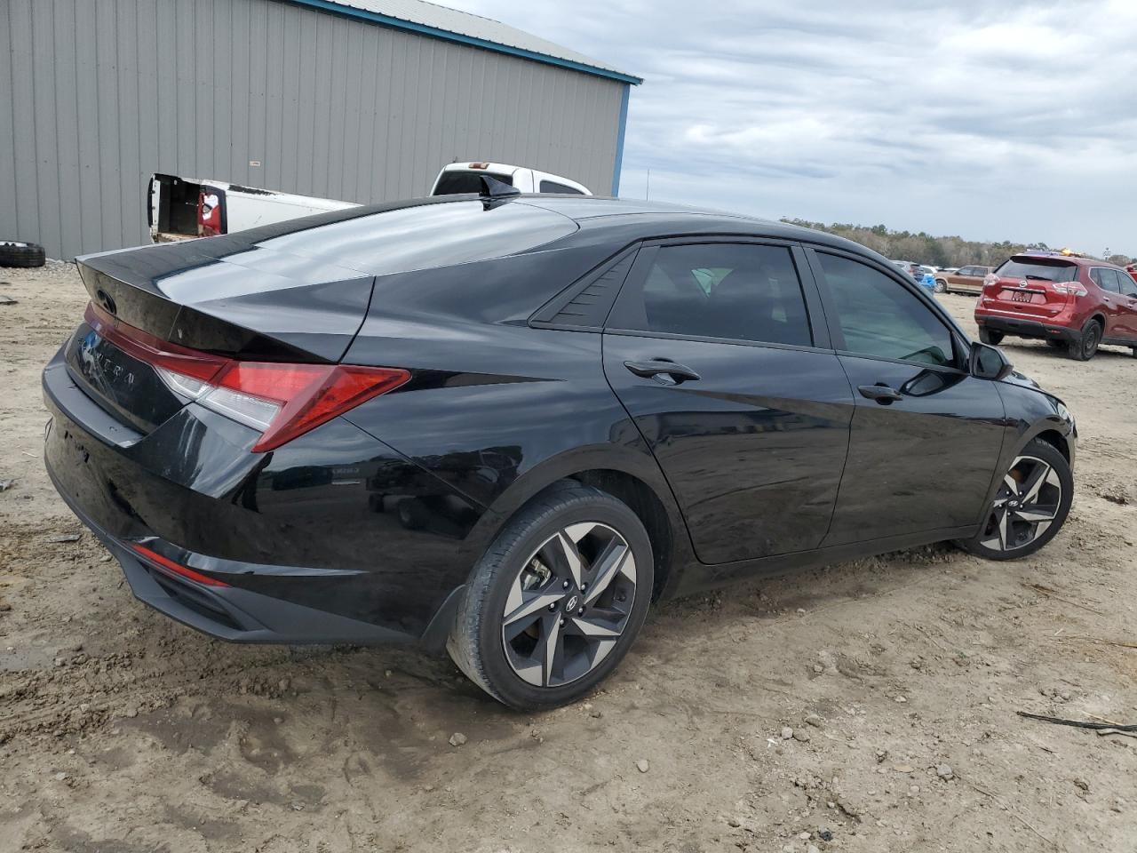 2023 HYUNDAI ELANTRA SE - Image 3