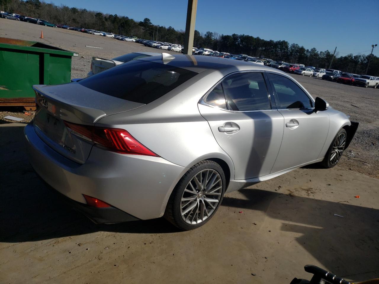 2017 LEXUS IS 200T - Фото 3