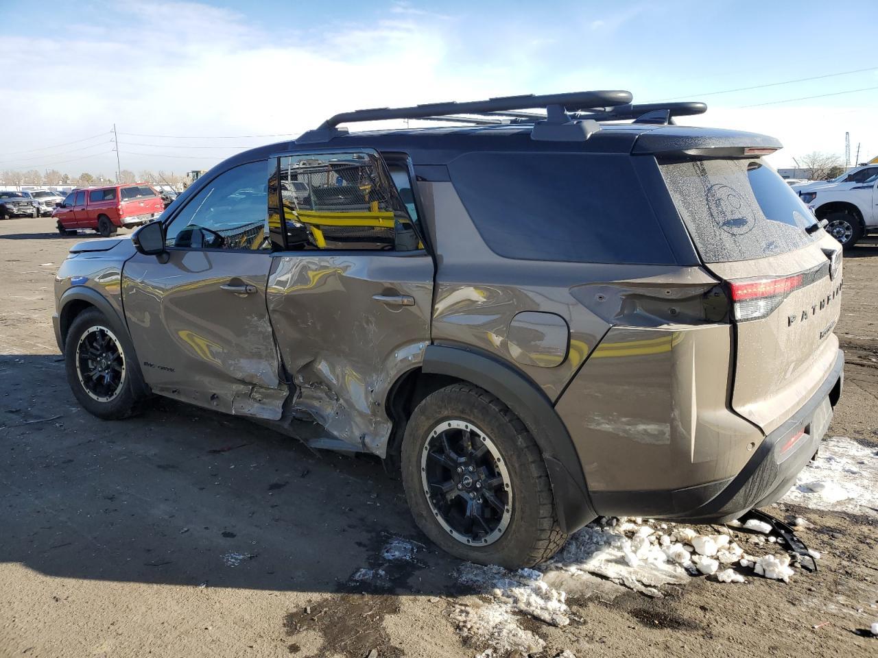 2023 NISSAN PATHFINDER - Image 2