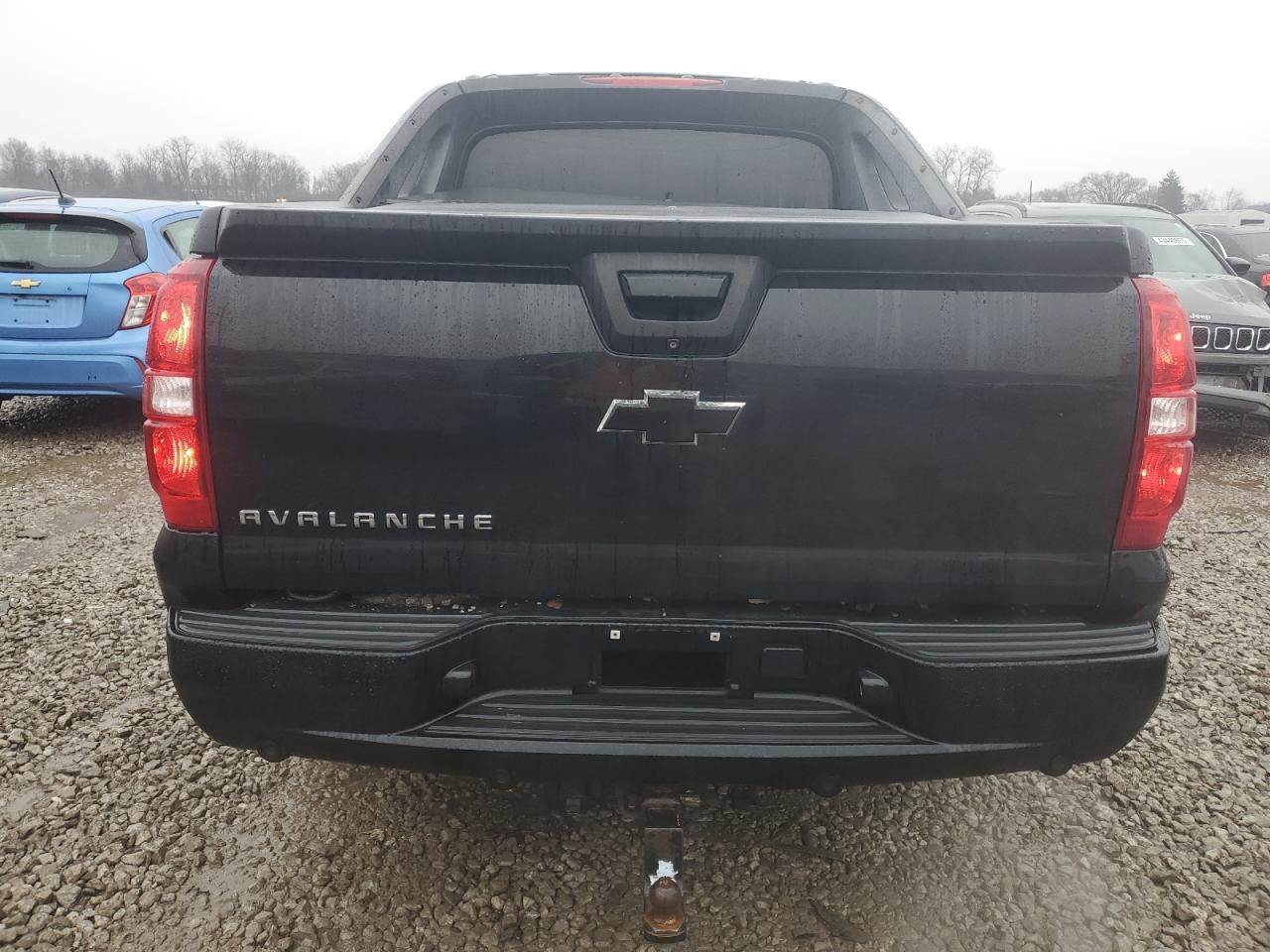 2012 CHEVROLET AVALANCHE - Image 6