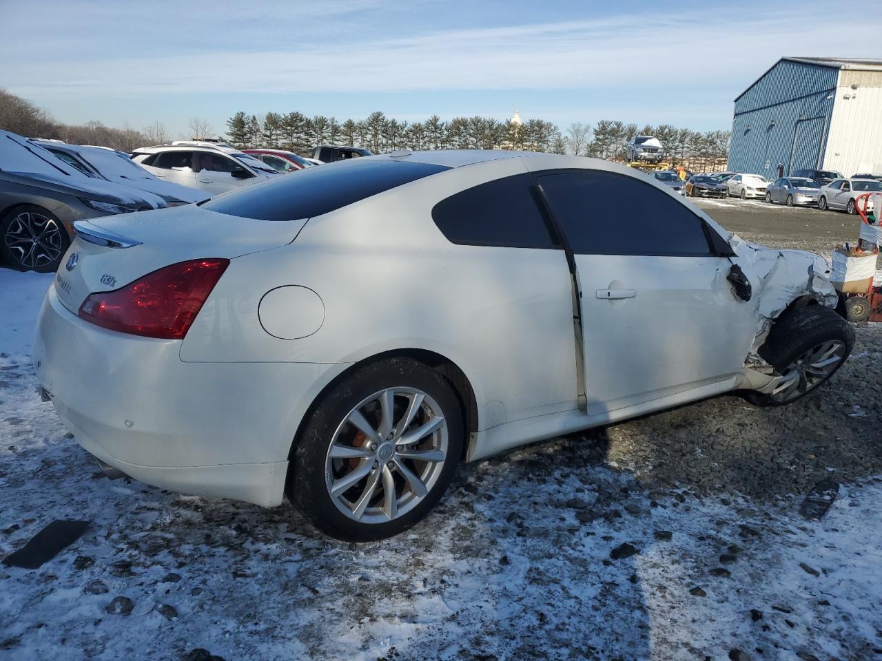 2011 INFINITI G37 - Image 3