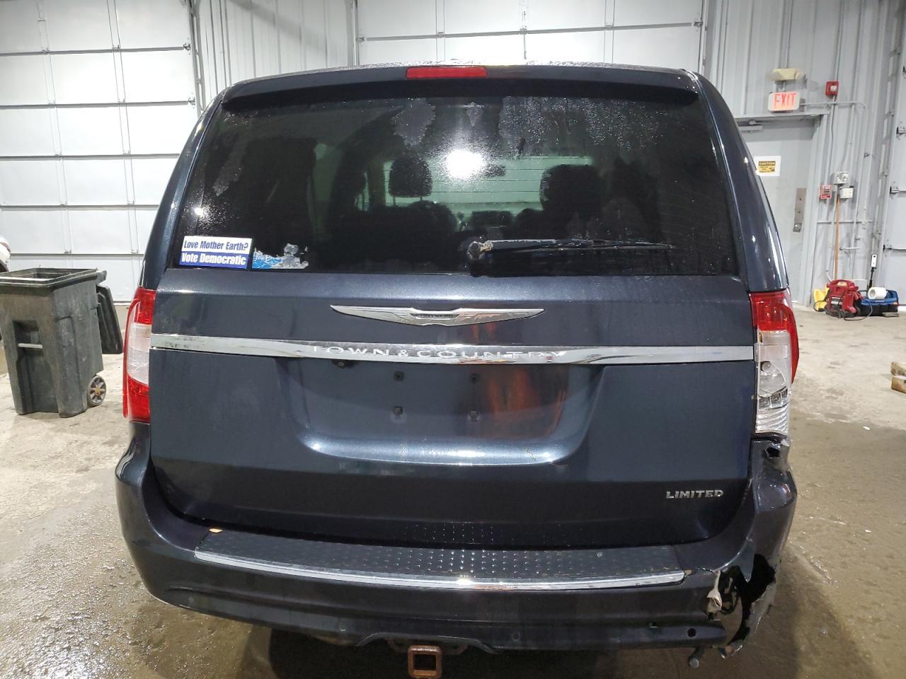 2014 CHRYSLER TOWN & COU - Фото 6
