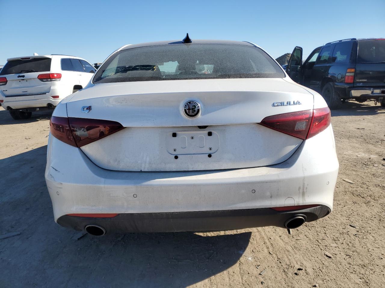 2017 ALFA ROMEO GIULIA TI - Фото 6