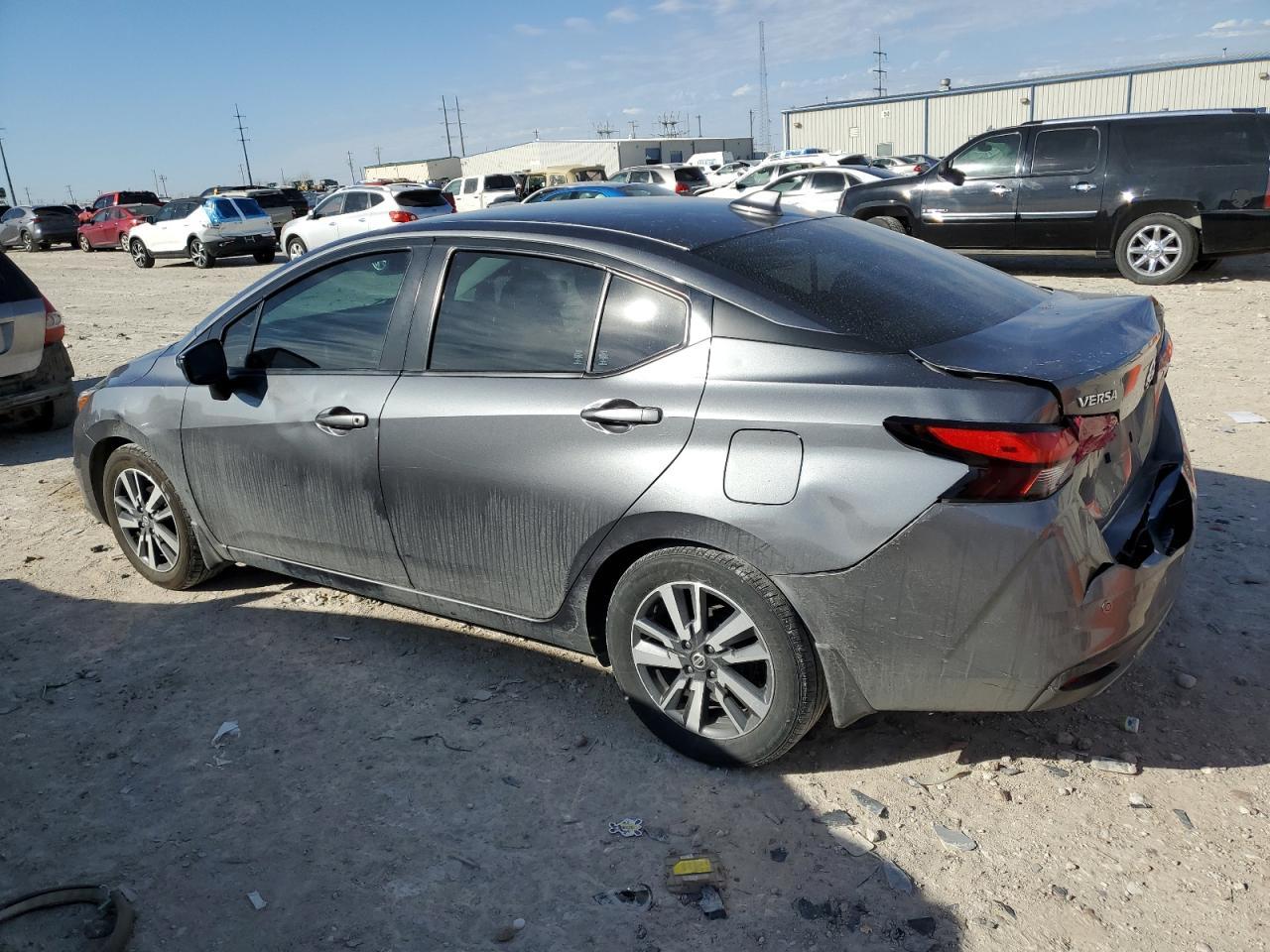 2021 NISSAN VERSA SV - Фото 2