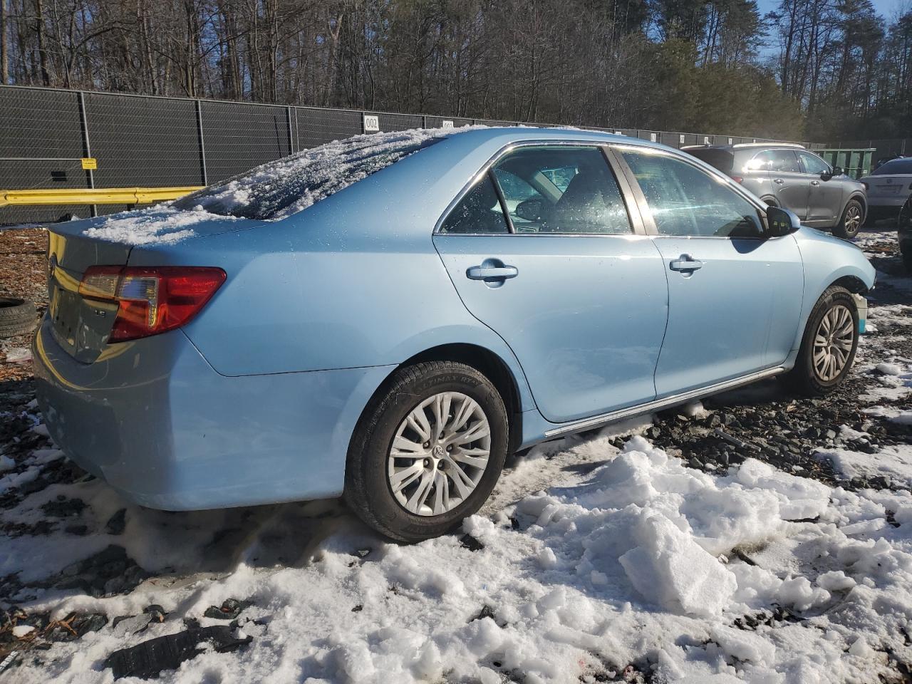 2013 TOYOTA CAMRY L - Фото 3