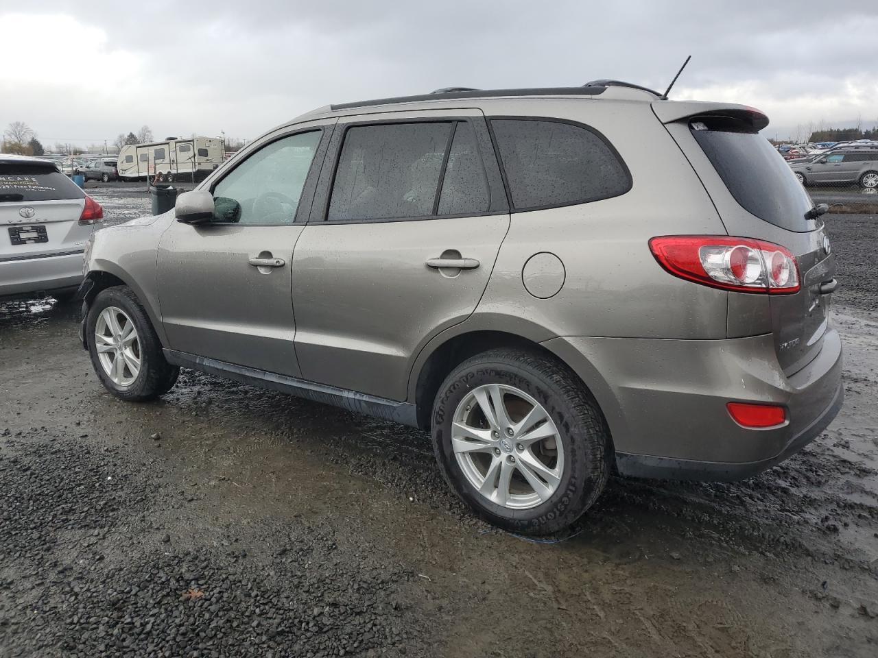 2011 HYUNDAI SANTA FE S - Image 2