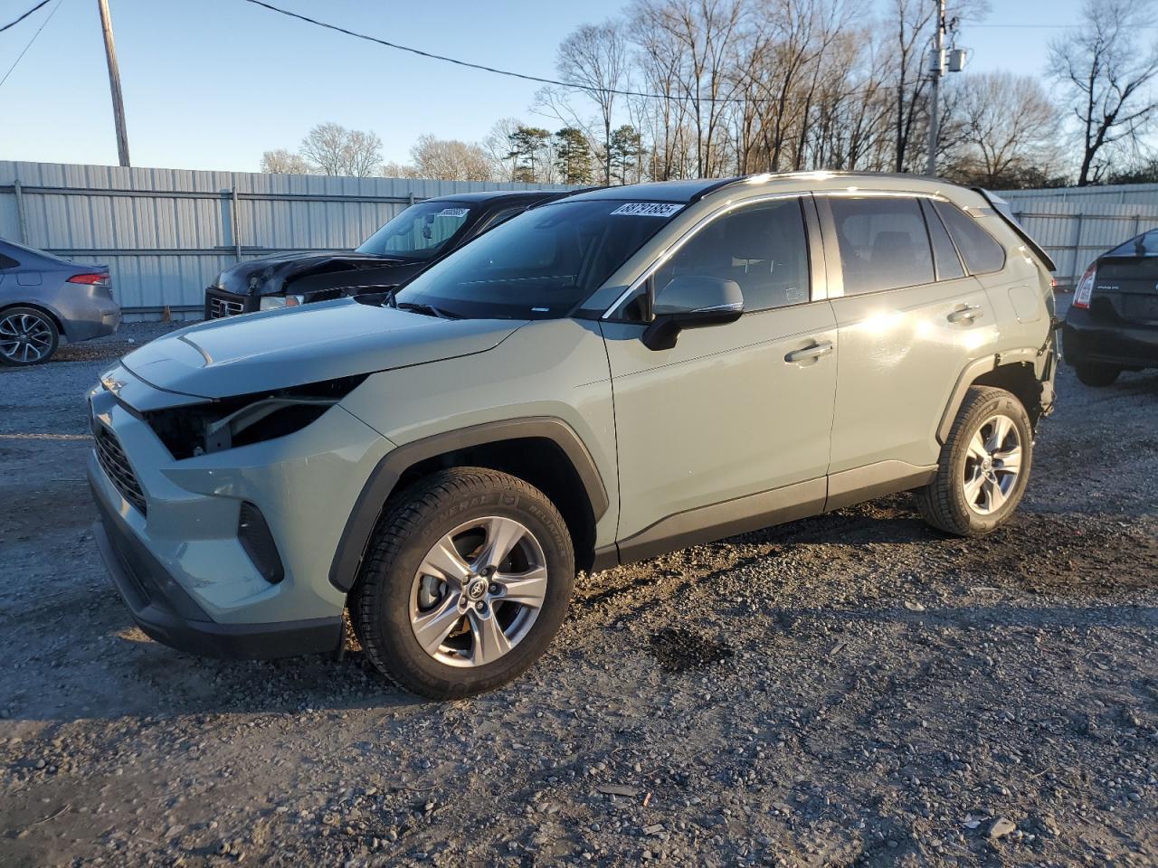 2022 TOYOTA RAV4 XLE