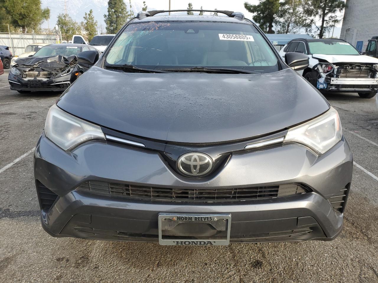 2017 TOYOTA RAV4 LE - Фото 5