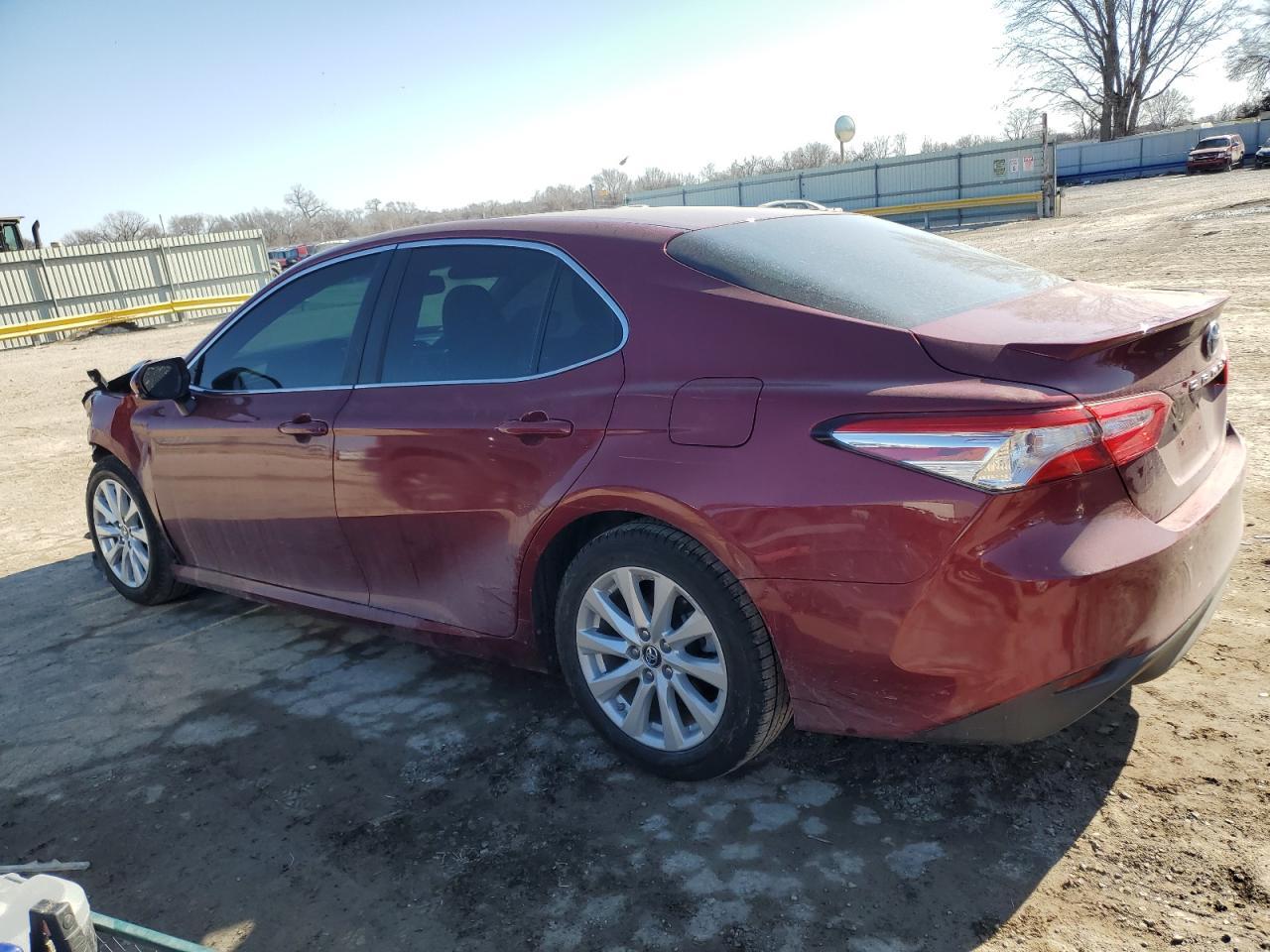 2018 TOYOTA CAMRY L - Фото 2