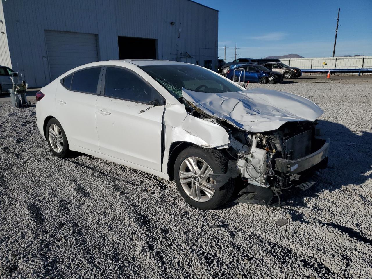 2019 HYUNDAI ELANTRA SE - Фото 4