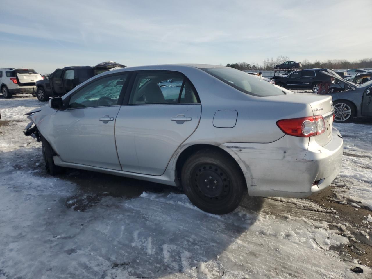 2013 TOYOTA COROLLA BA - Фото 2