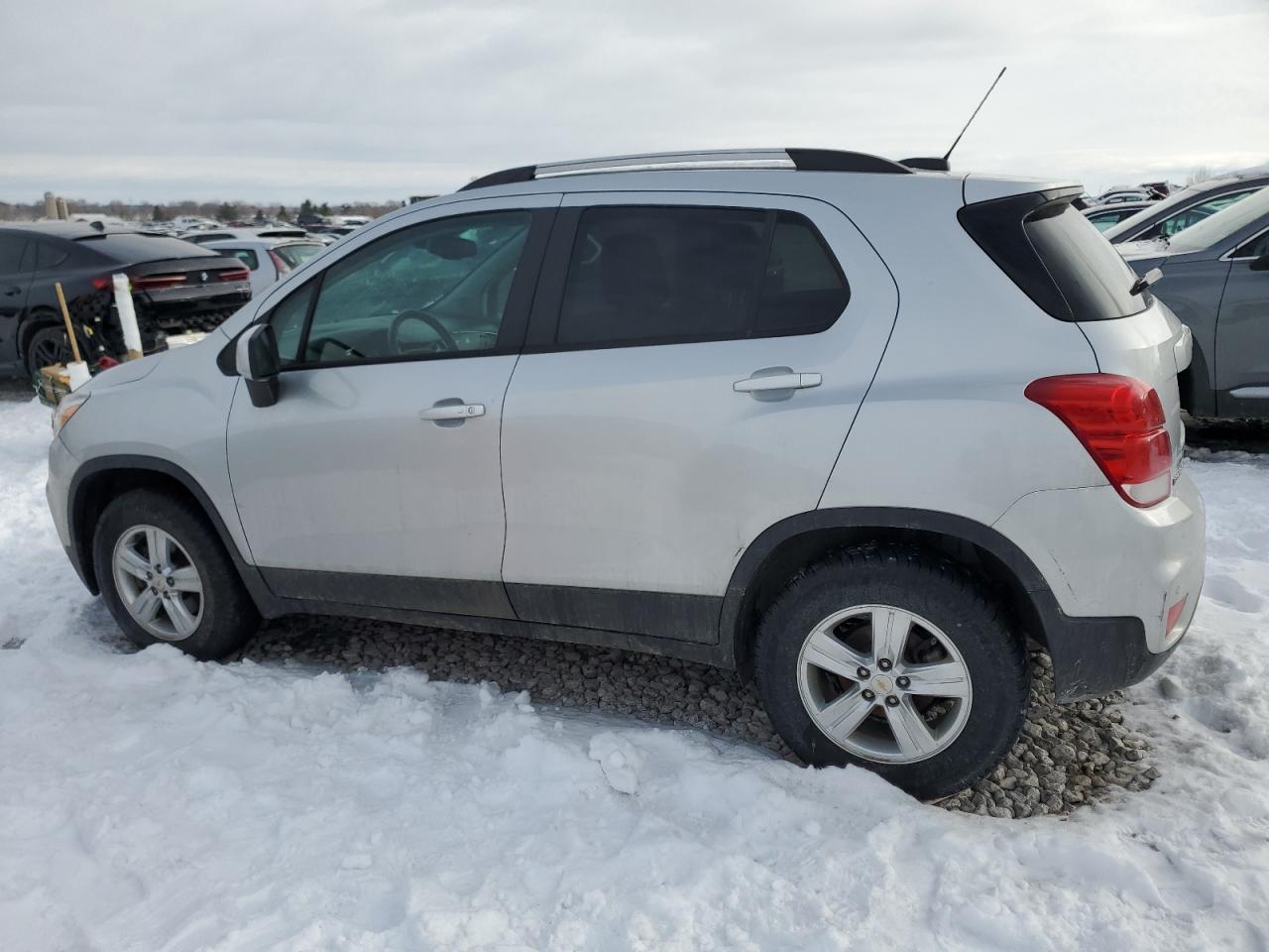 2021 CHEVROLET TRAX 1LT - Image 2
