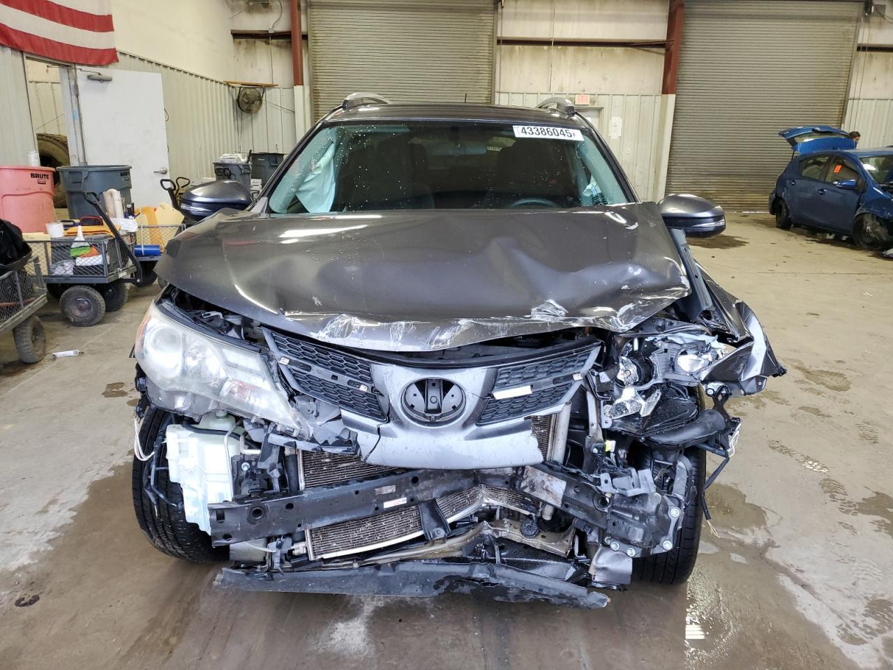 2015 TOYOTA RAV4 XLE - Image 5