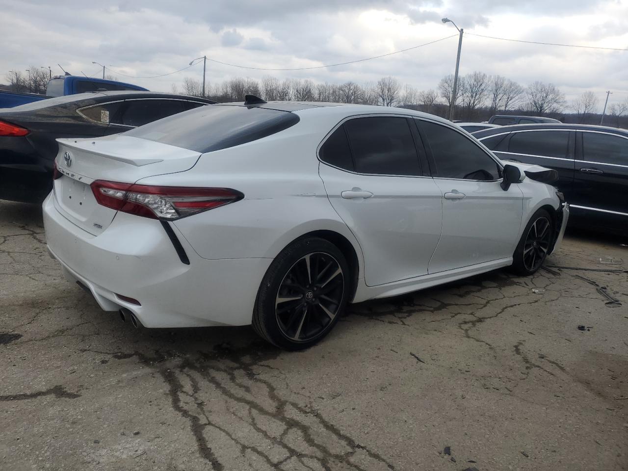 2018 TOYOTA CAMRY XSE - Фото 3