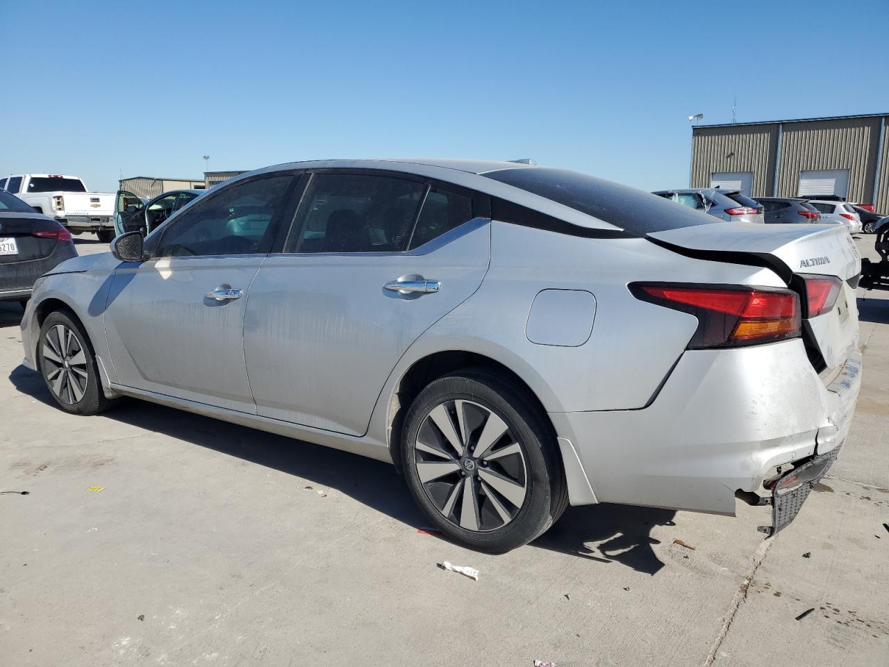 2022 NISSAN ALTIMA SV - Фото 2