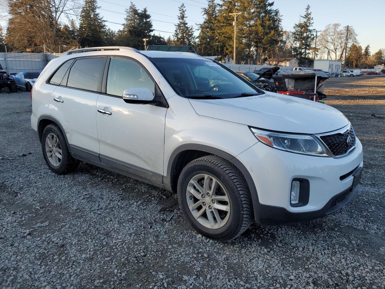2015 KIA SORENTO LX - Image 4