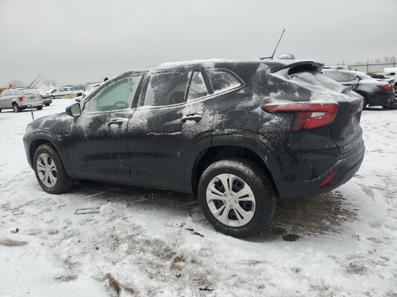 2024 CHEVROLET TRAX LS - Фото 2