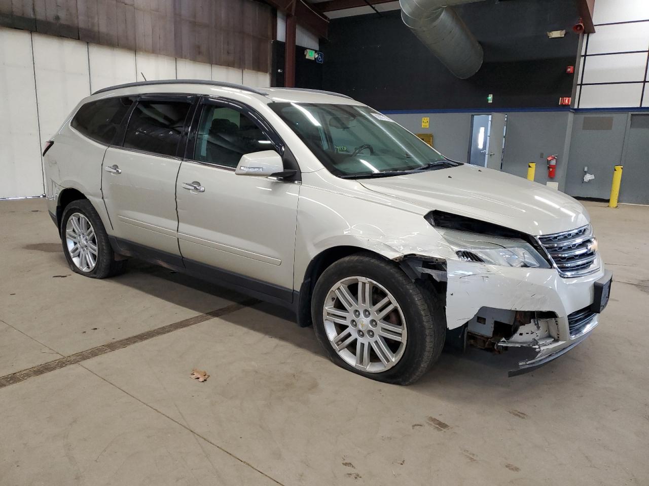 2014 CHEVROLET TRAVERSE L - Image 4