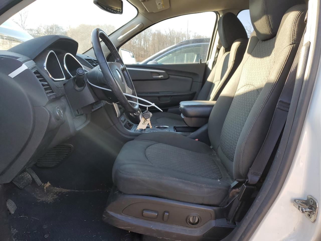 2011 CHEVROLET TRAVERSE L - Фото 7