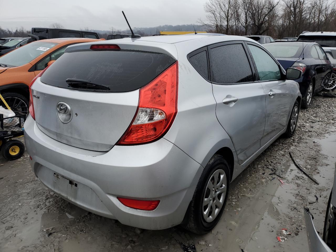 2014 HYUNDAI ACCENT GLS - Image 3