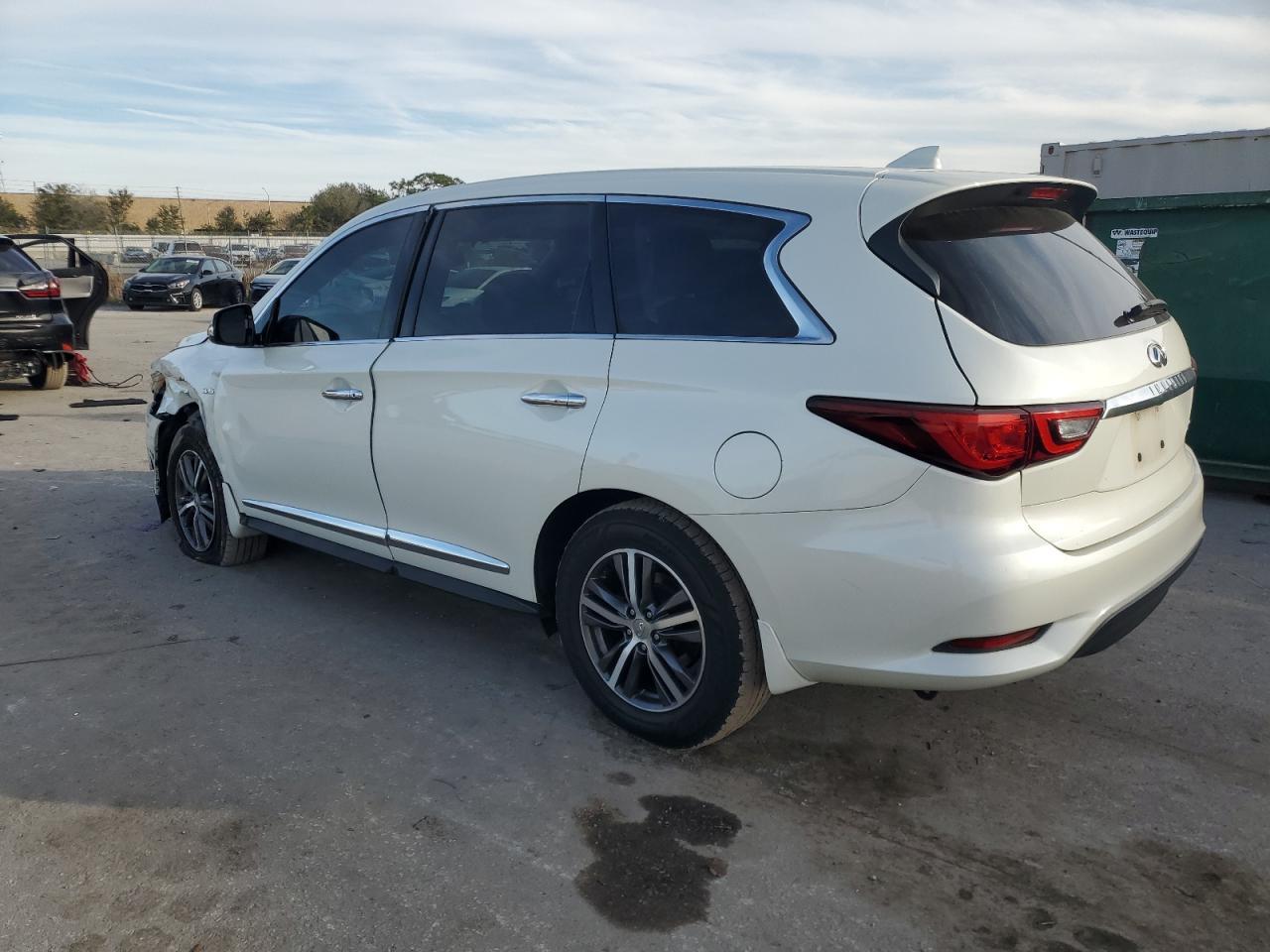 2019 INFINITI QX60 LUXE - Image 2