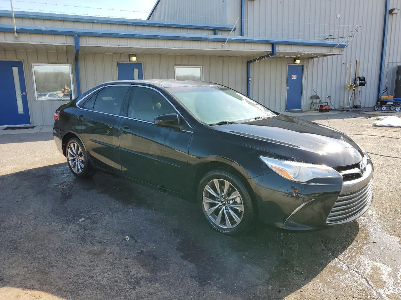 2015 TOYOTA CAMRY LE - Image 4