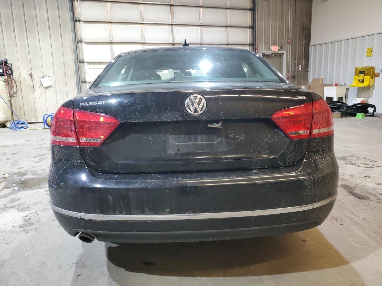 2013 VOLKSWAGEN PASSAT SEL - Image 6